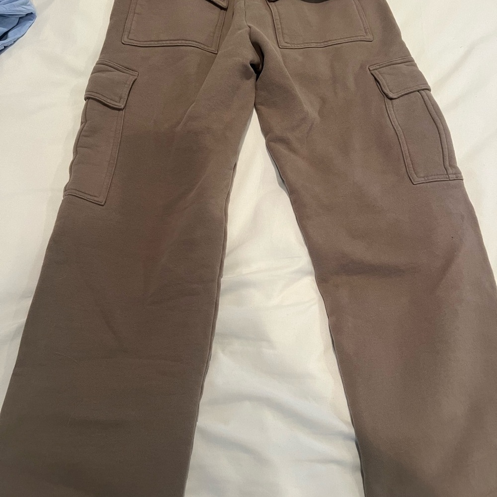 Aritzia Womens Cargo Sweatpants - Brown - Picture 2 of 5